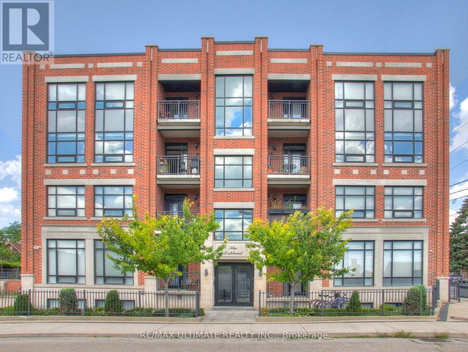 202 - 458 OAKWOOD AVENUE