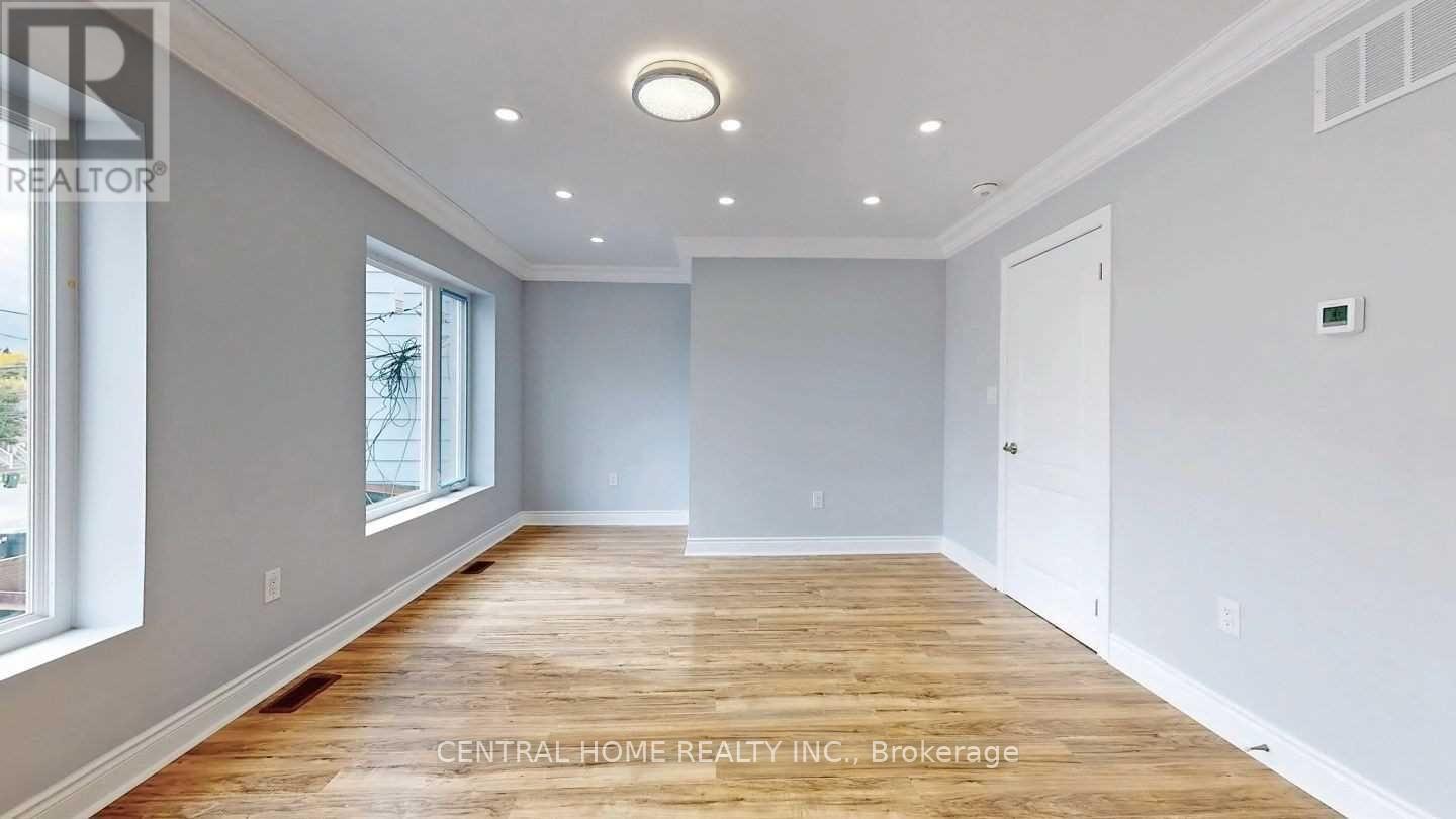 656 Sheppard Avenue W Property Photo 3