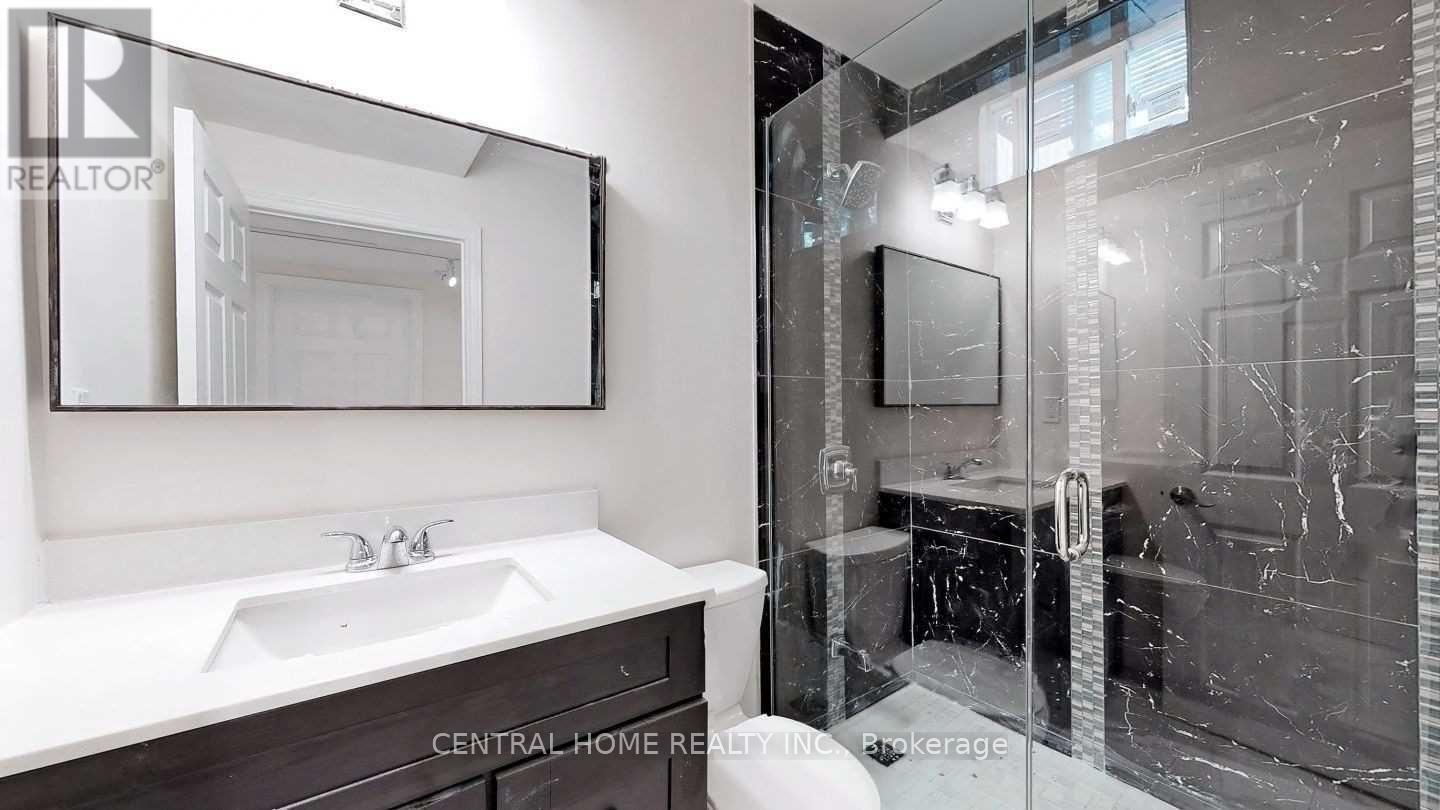 656 Sheppard Avenue W Property Photo 5