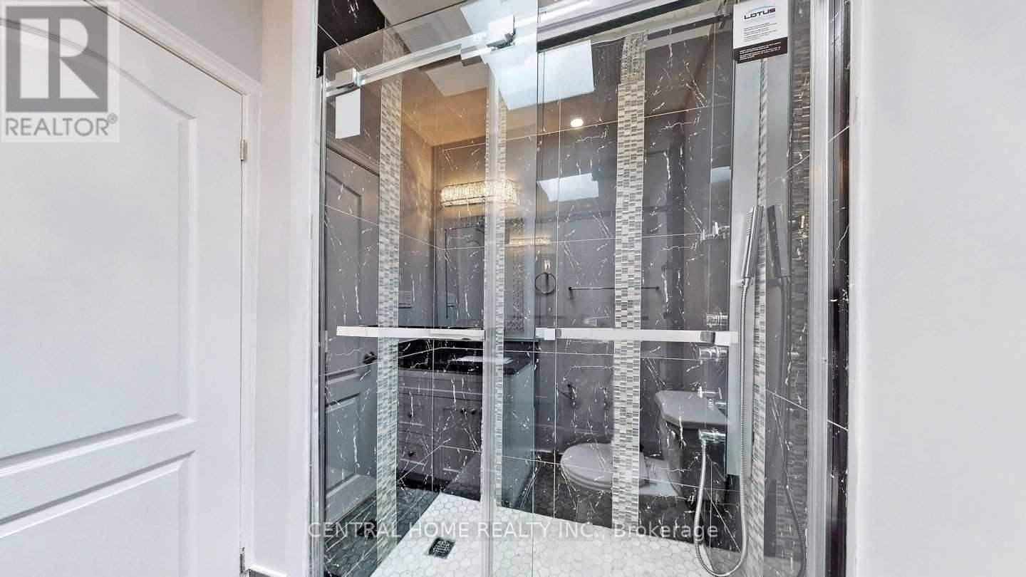 656 Sheppard Avenue W Property Photo 6