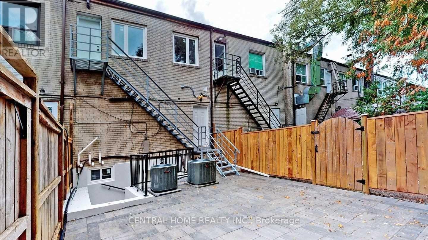 656 Sheppard Avenue W Property Photo 7