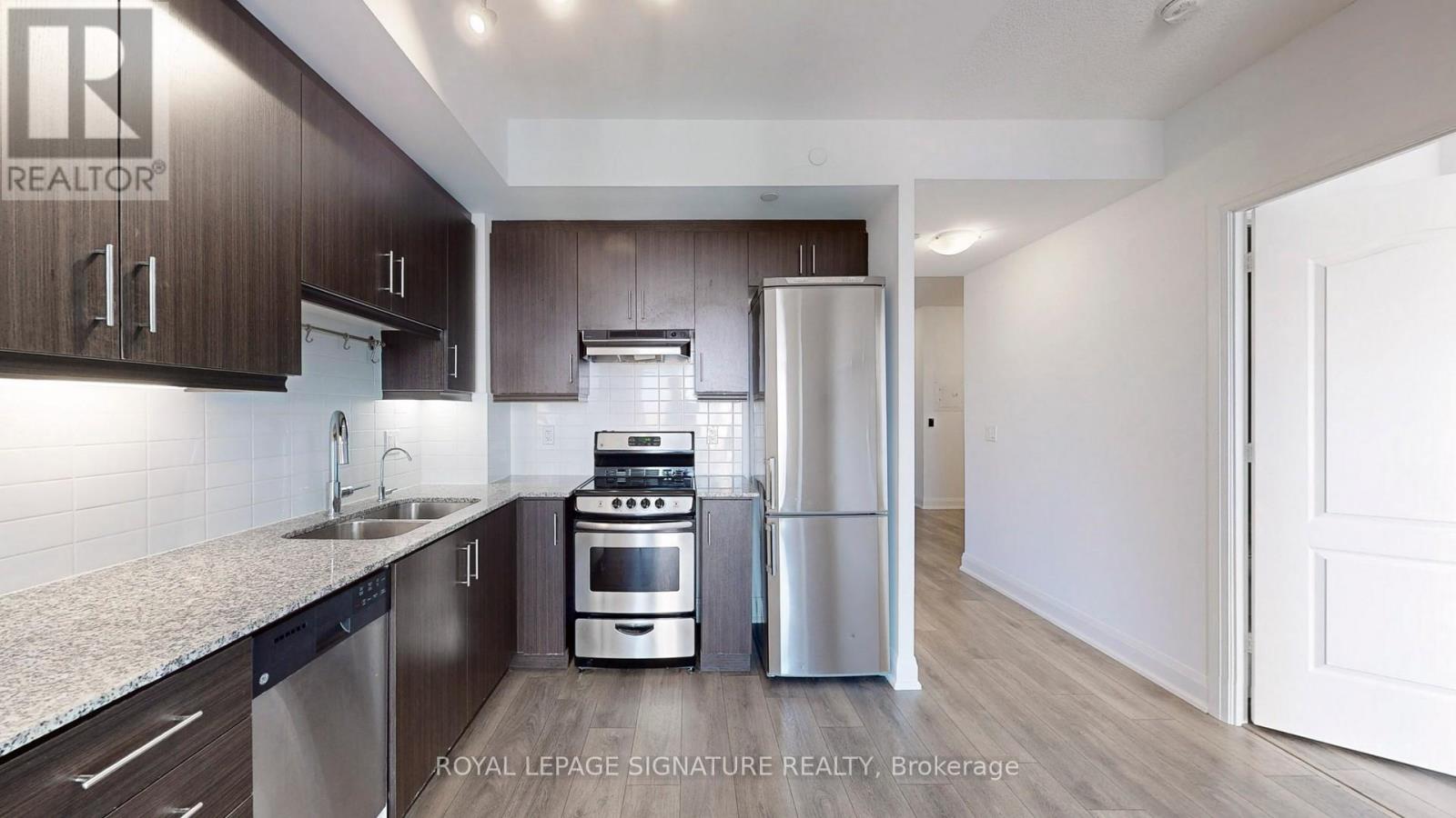 1515 - 68 Canterbury Place Property Photo 5