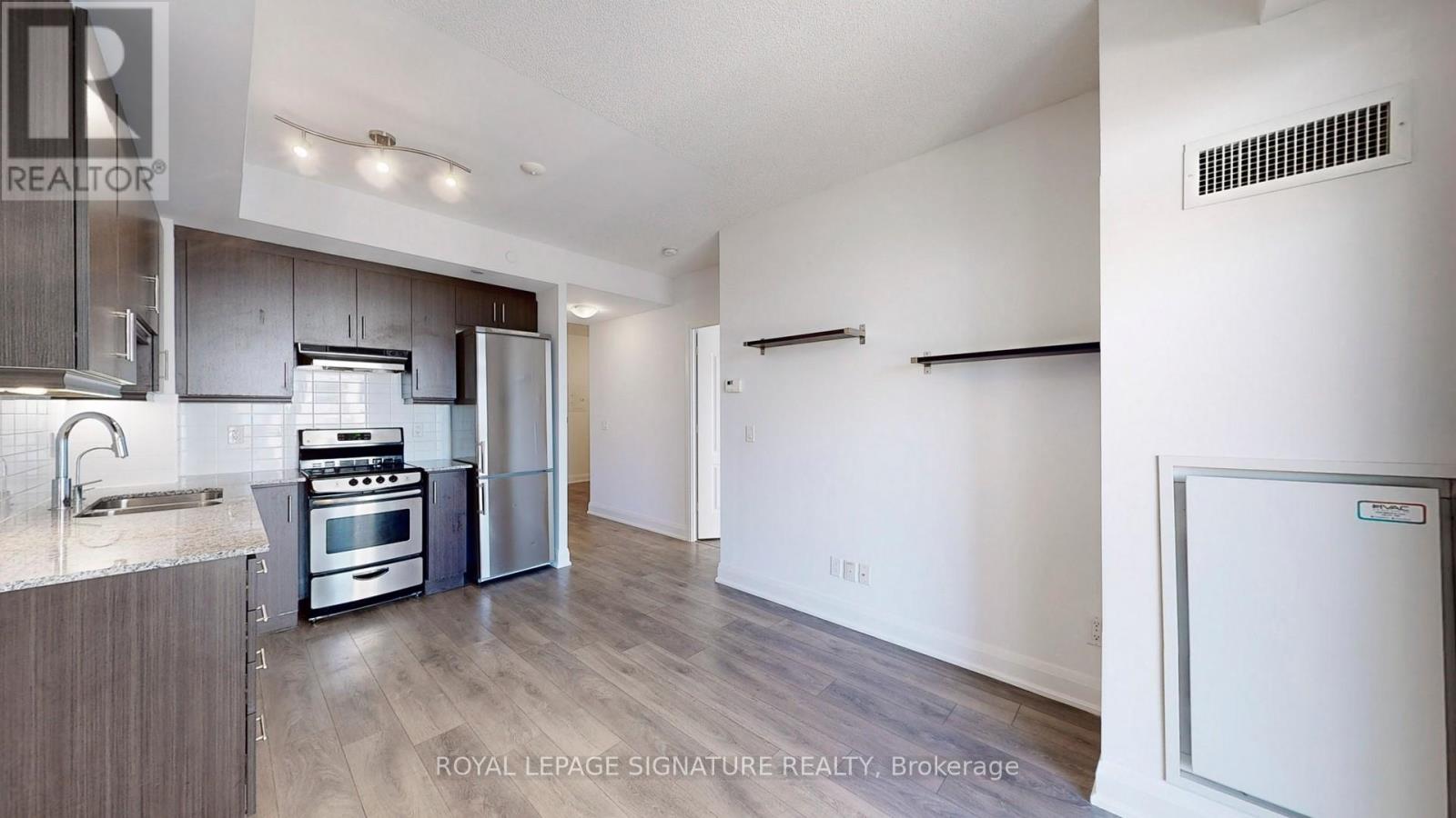 1515 - 68 Canterbury Place Property Photo 6