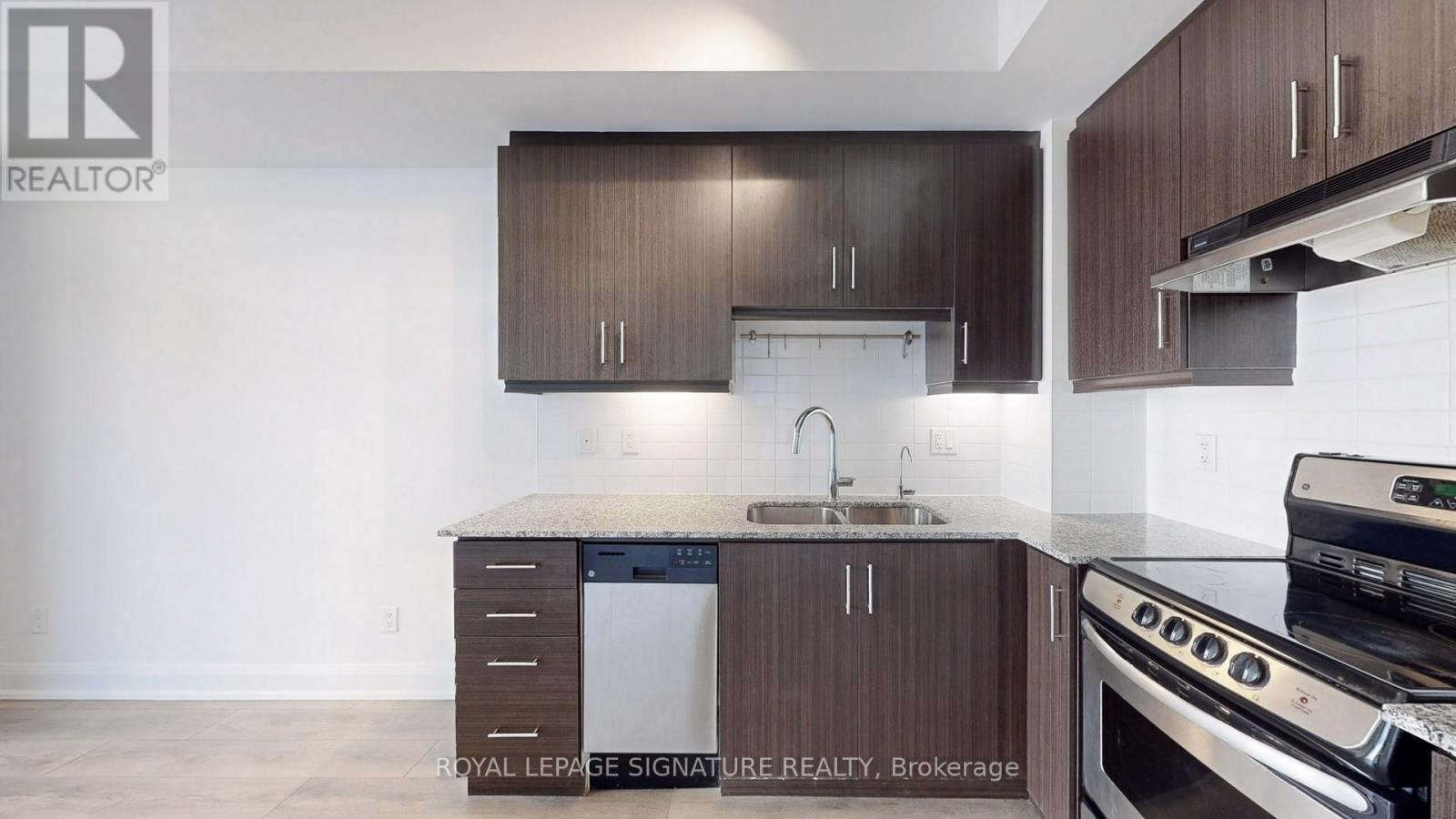 1515 - 68 Canterbury Place Property Photo 7