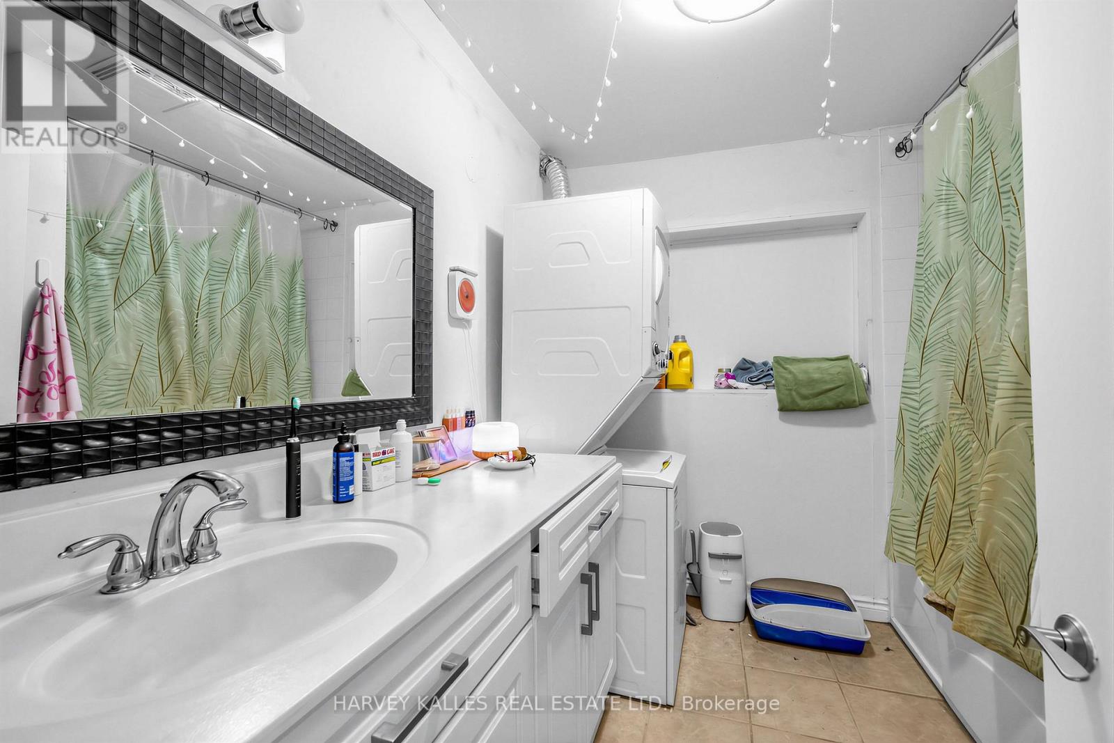 506 Adelaide Street W Property Photo 10