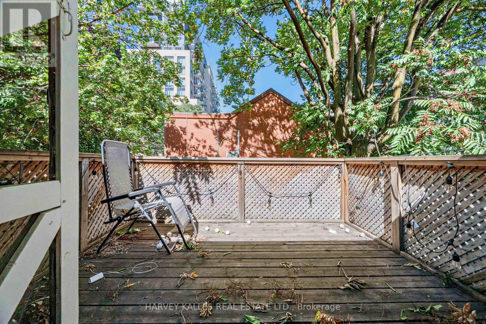 506 Adelaide Street W Property Photo 12