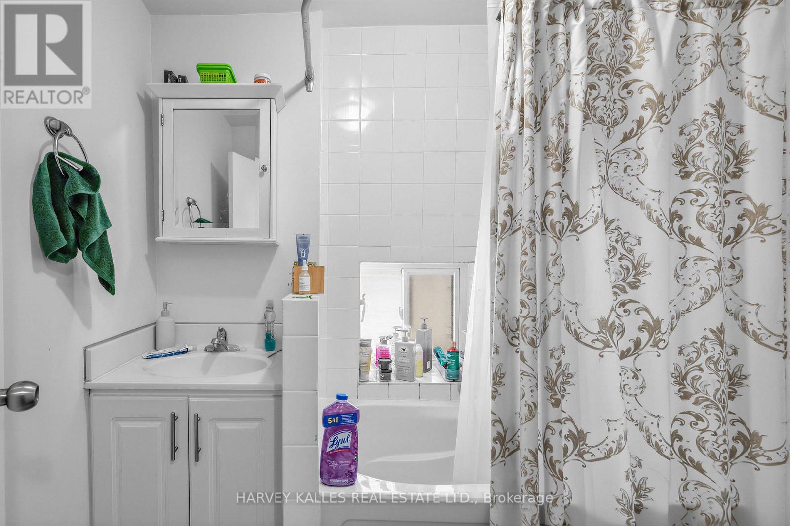 506 Adelaide Street W Property Photo 15