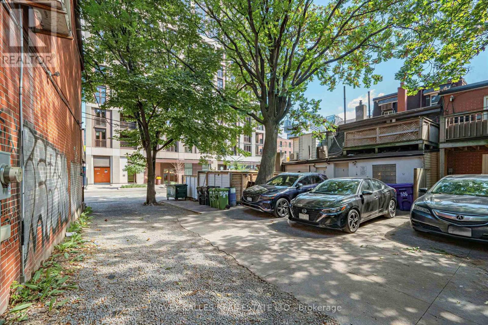 506 Adelaide Street W Property Photo 19