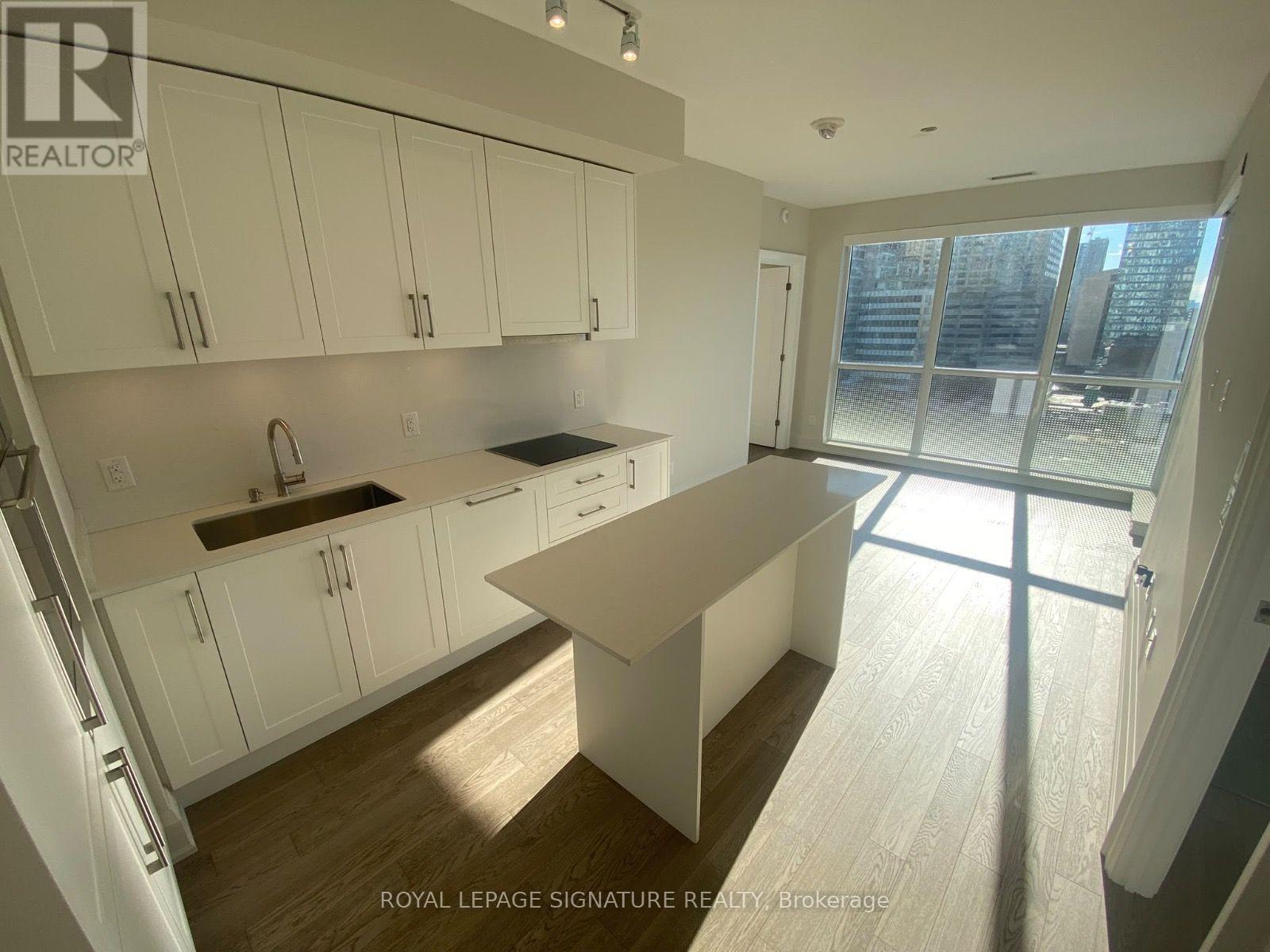 1003 - 88 Cumberland Street Property Photo 13