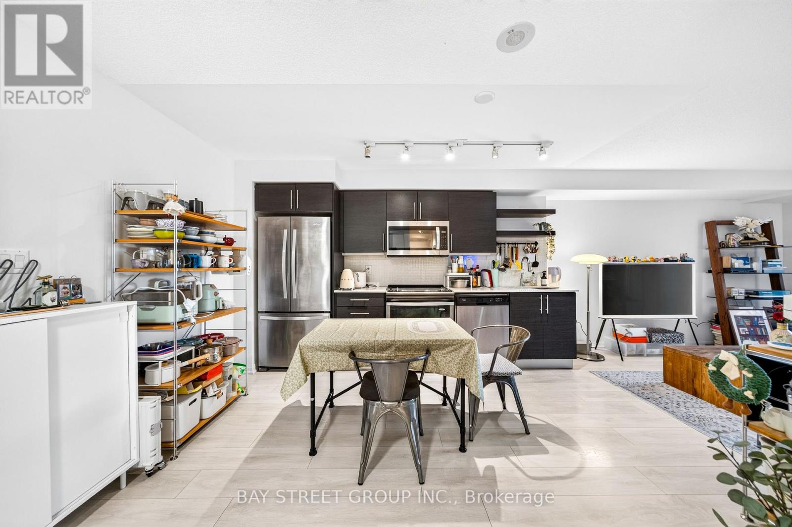322 - 400 Adelaide Street E Property Photo 8