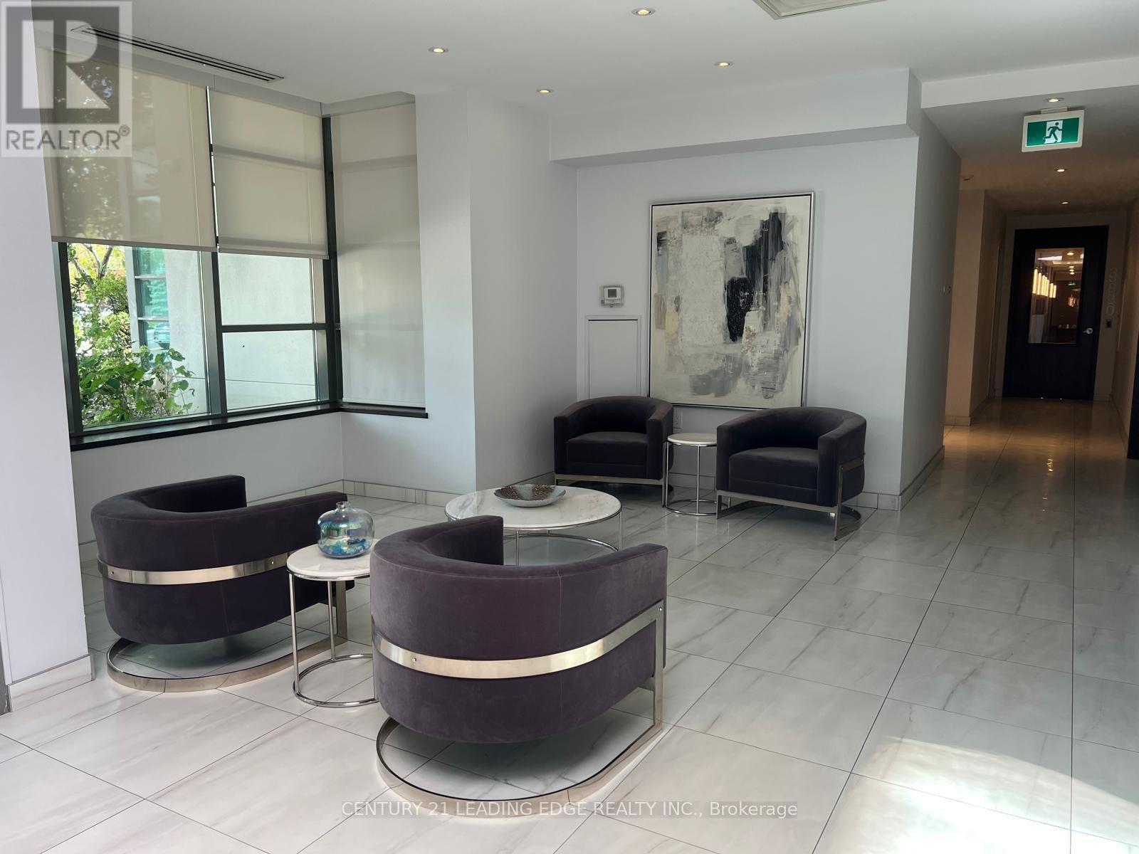 706 - 3830 Bathurst Street Property Photo 3