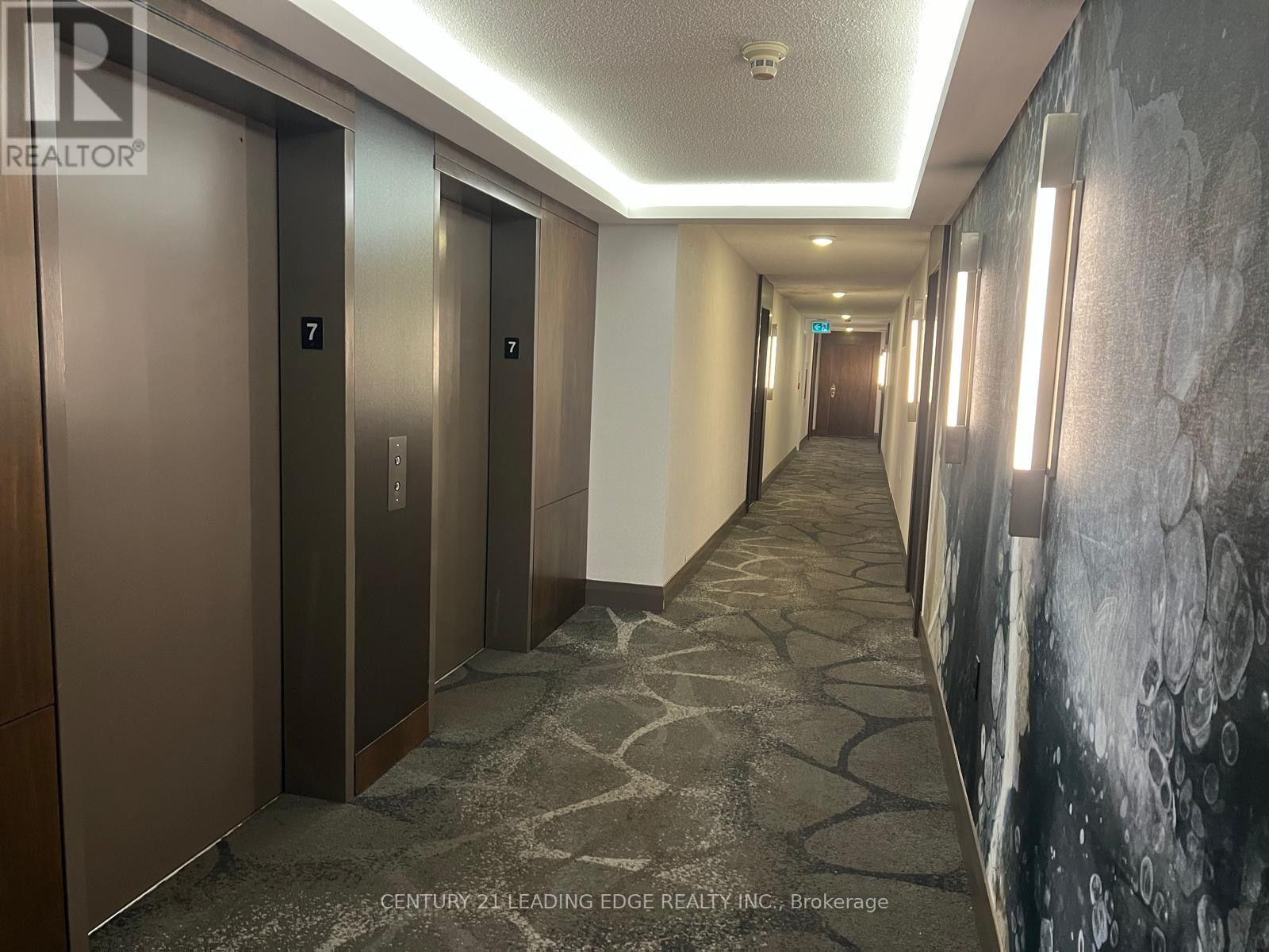 706 - 3830 Bathurst Street Property Photo 5