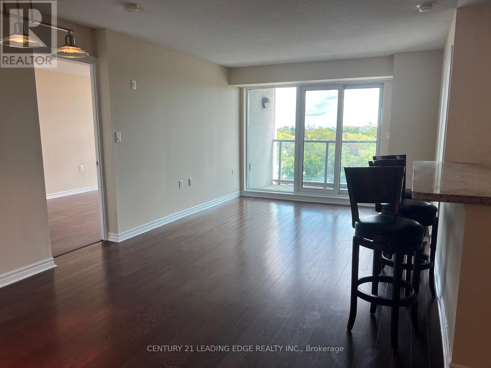 706 - 3830 Bathurst Street Property Photo 6