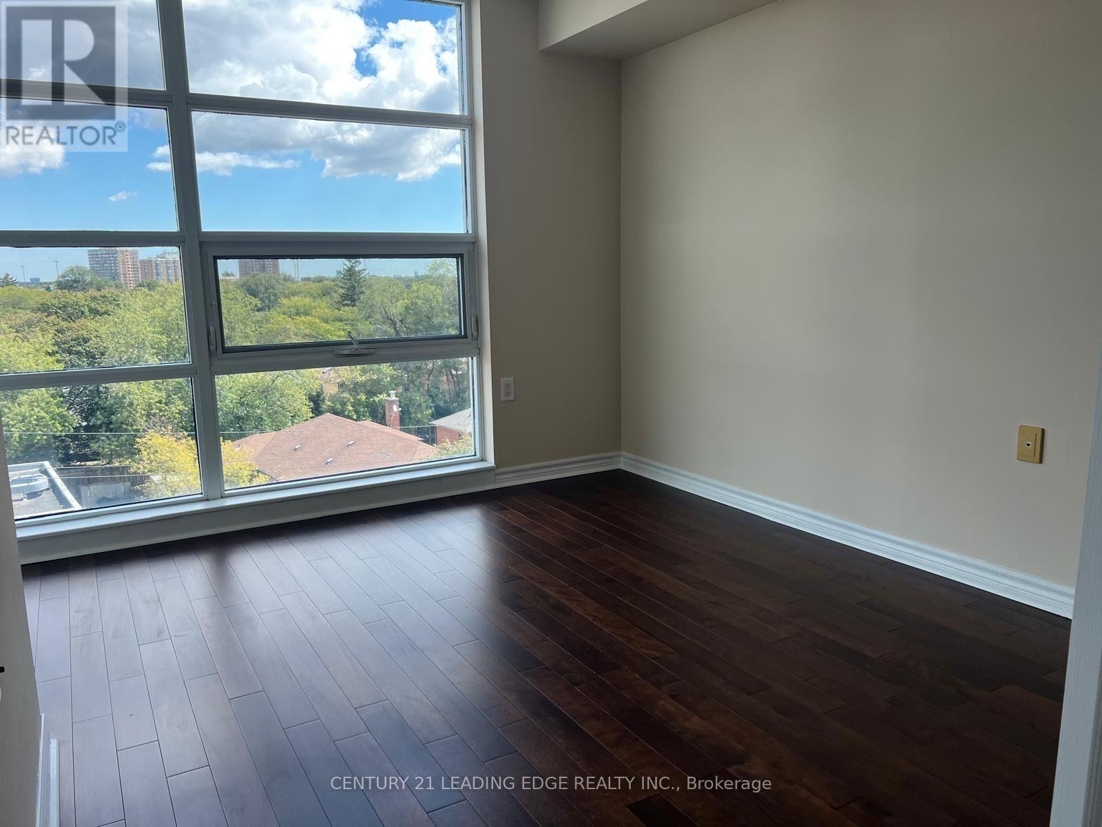 706 - 3830 Bathurst Street Property Photo 10