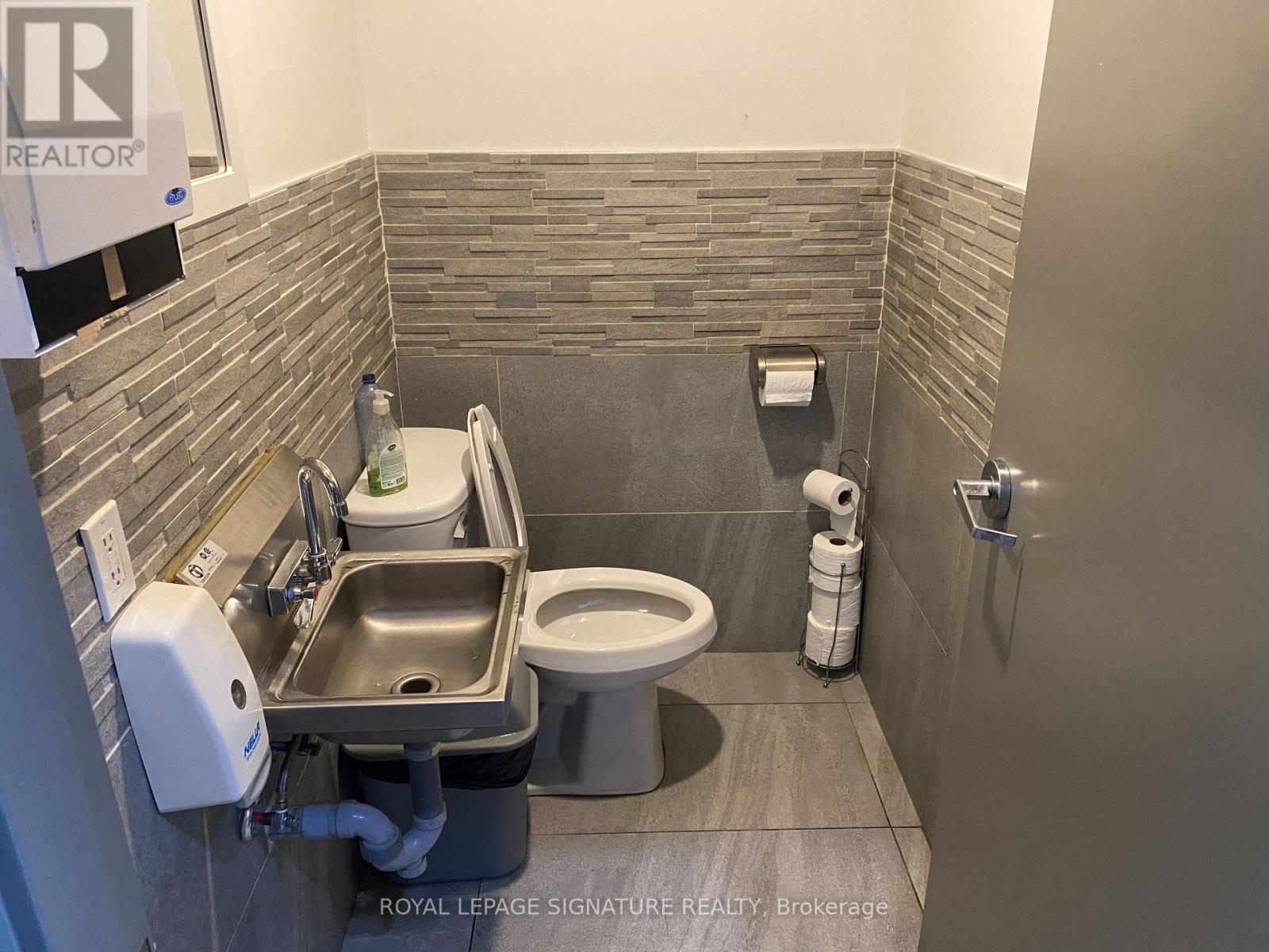 #112 - 10 Mallard Road Property Photo 6