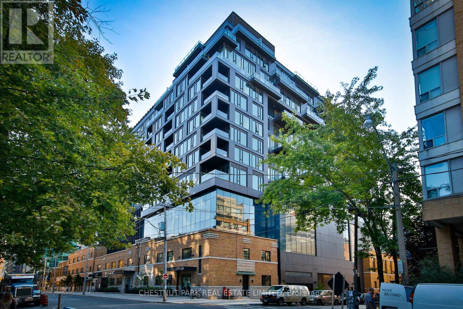424 - 505 RICHMOND STREET W Property Photo 1