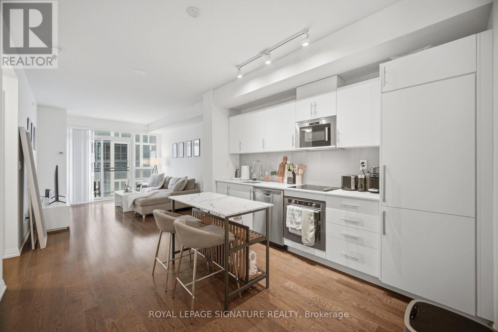 1801 - 460 Adelaide Street E Property Photo 6