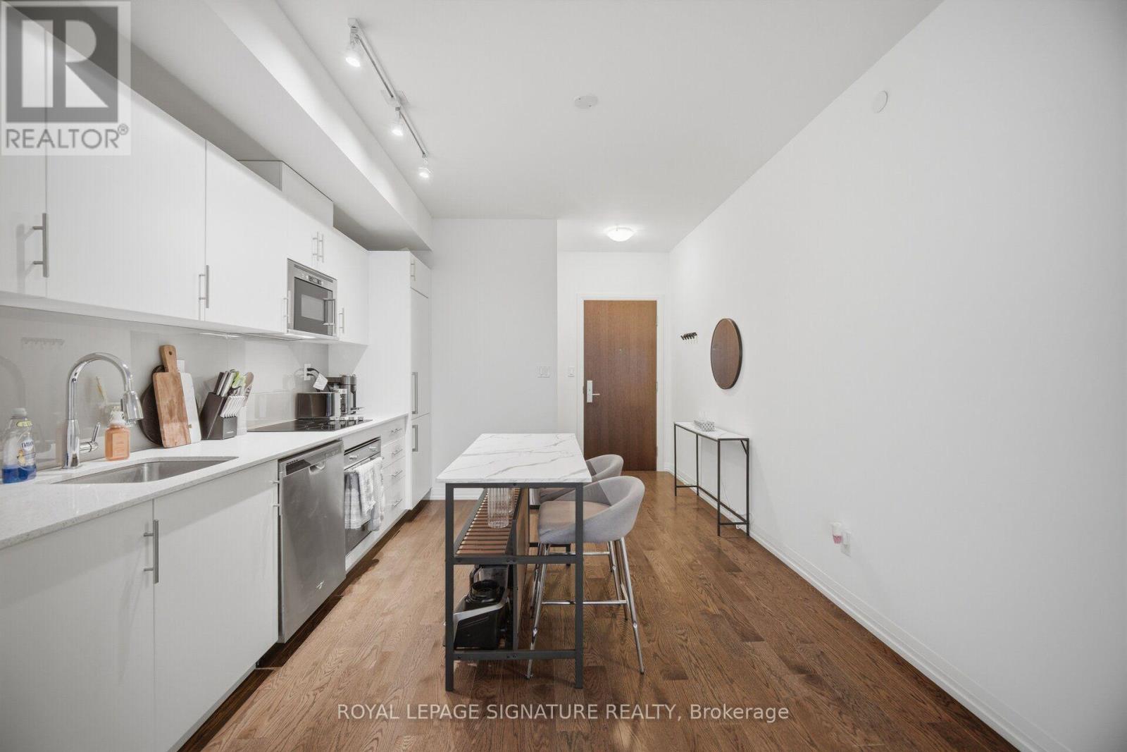 1801 - 460 Adelaide Street E Property Photo 7