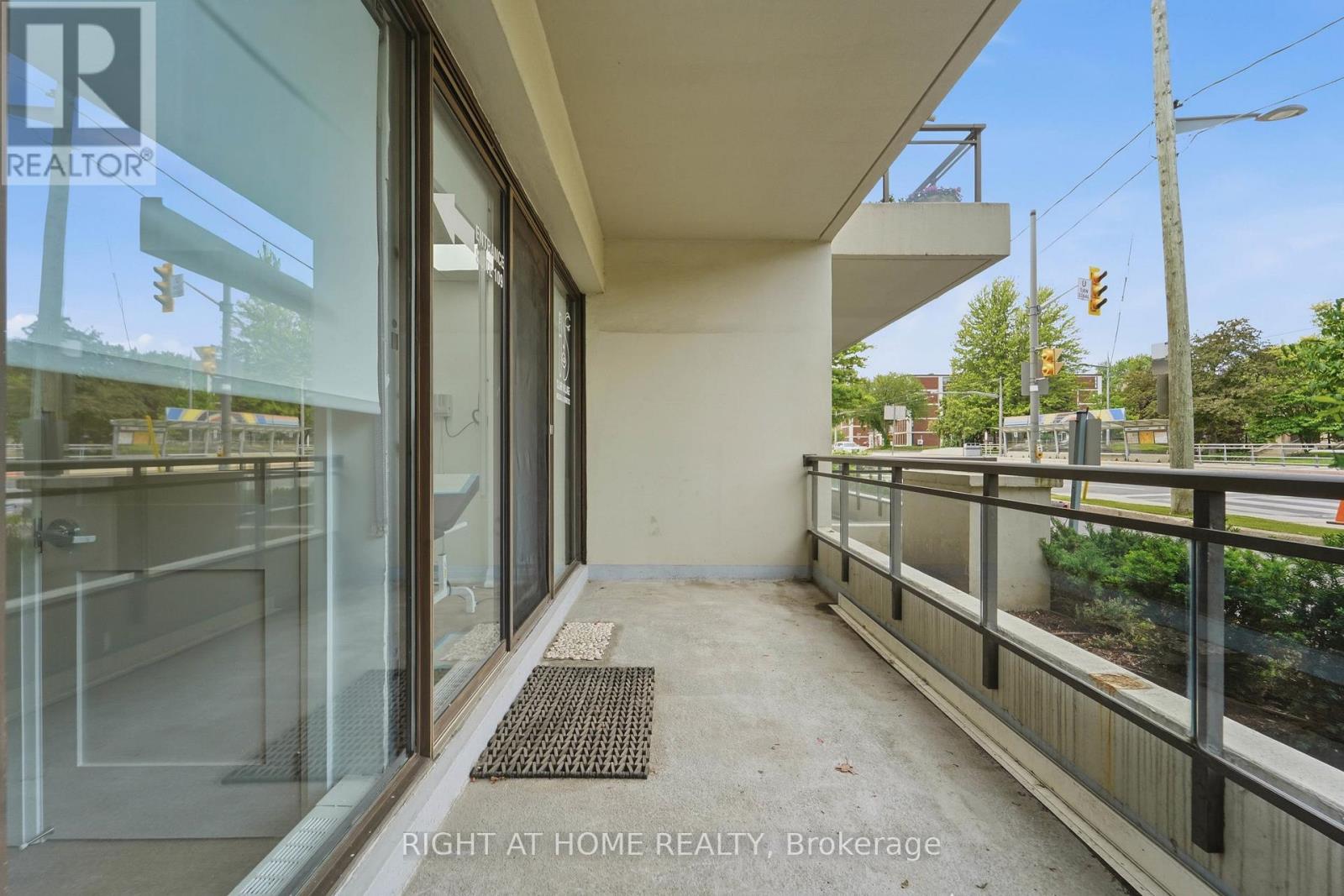 109 - 235 St Clair Avenue W Property Photo 20