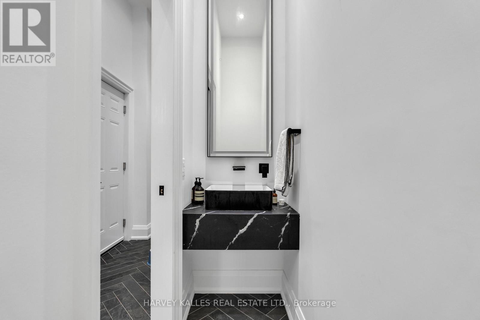 32 Almont Road Property Photo 9