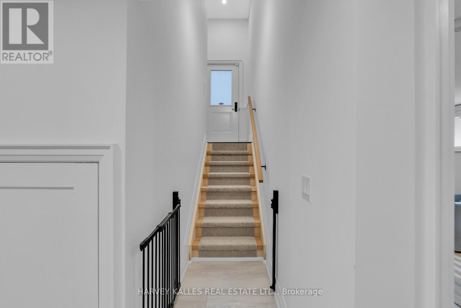 32 Almont Road Property Photo 37