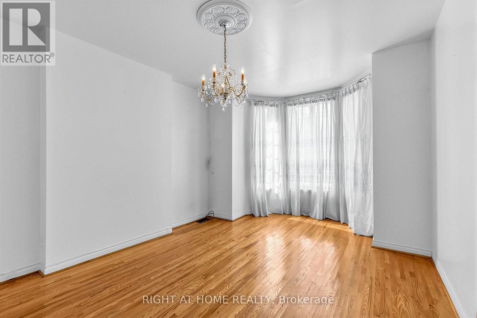 147 Dovercourt Road Property Photo 6