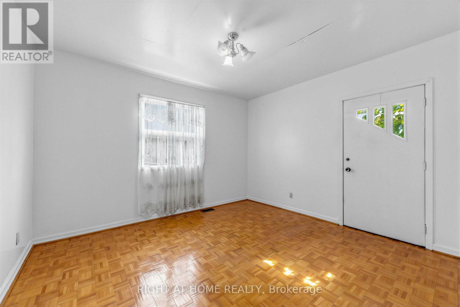 147 Dovercourt Road Property Photo 16