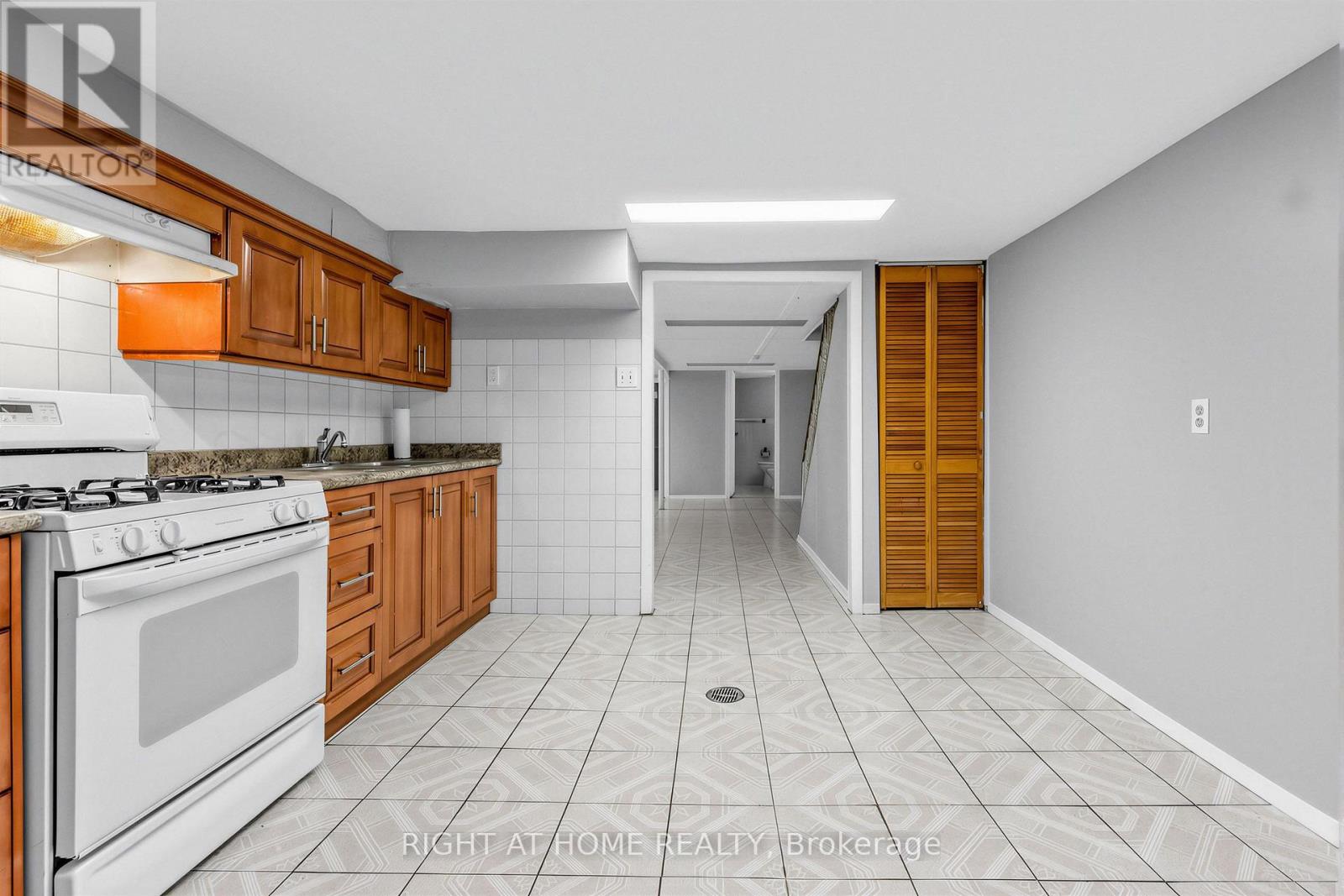147 Dovercourt Road Property Photo 33
