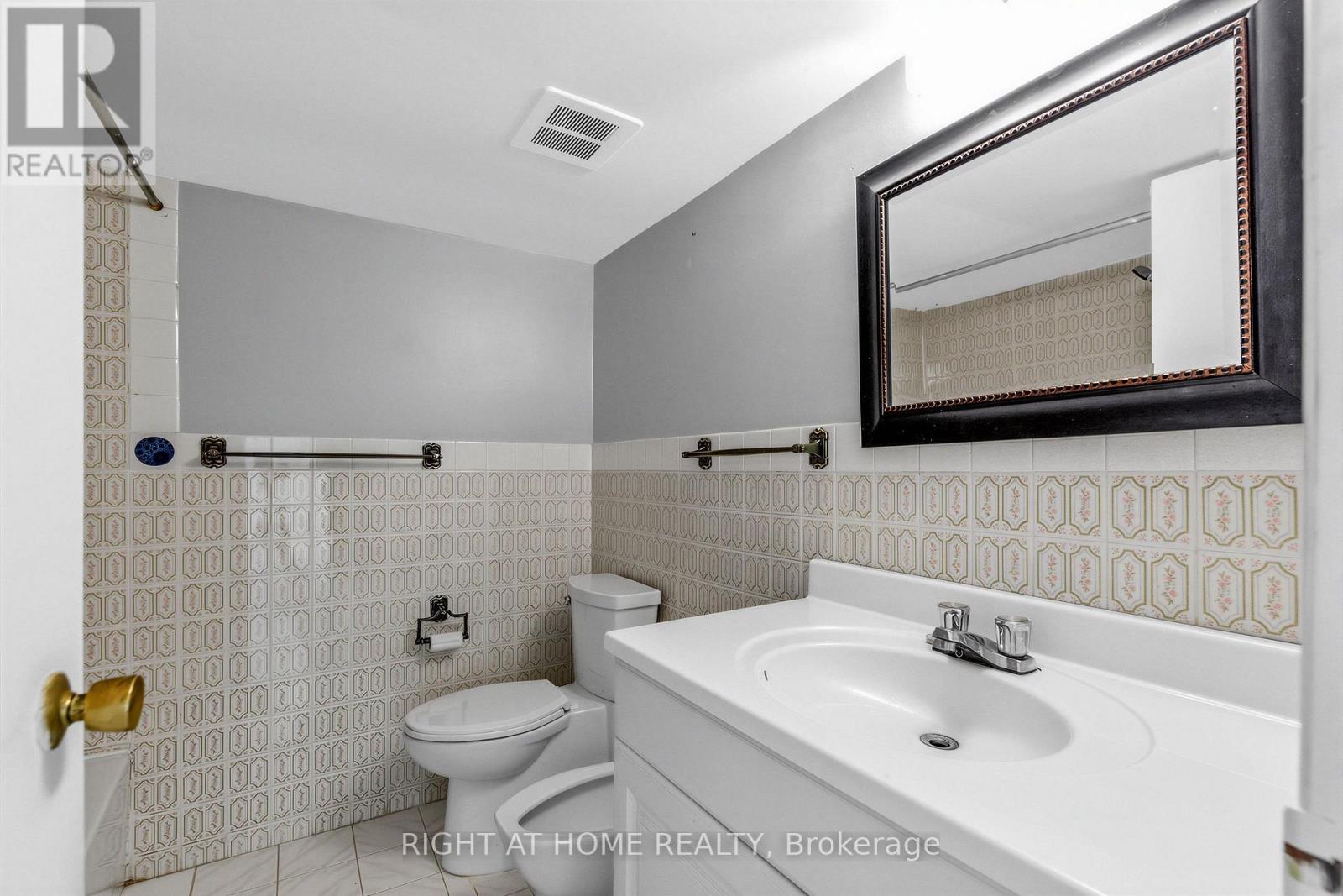 147 Dovercourt Road Property Photo 34