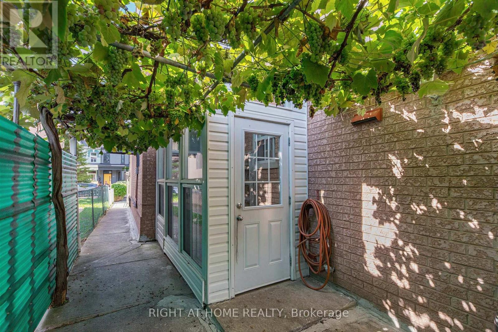 147 Dovercourt Road Property Photo 36