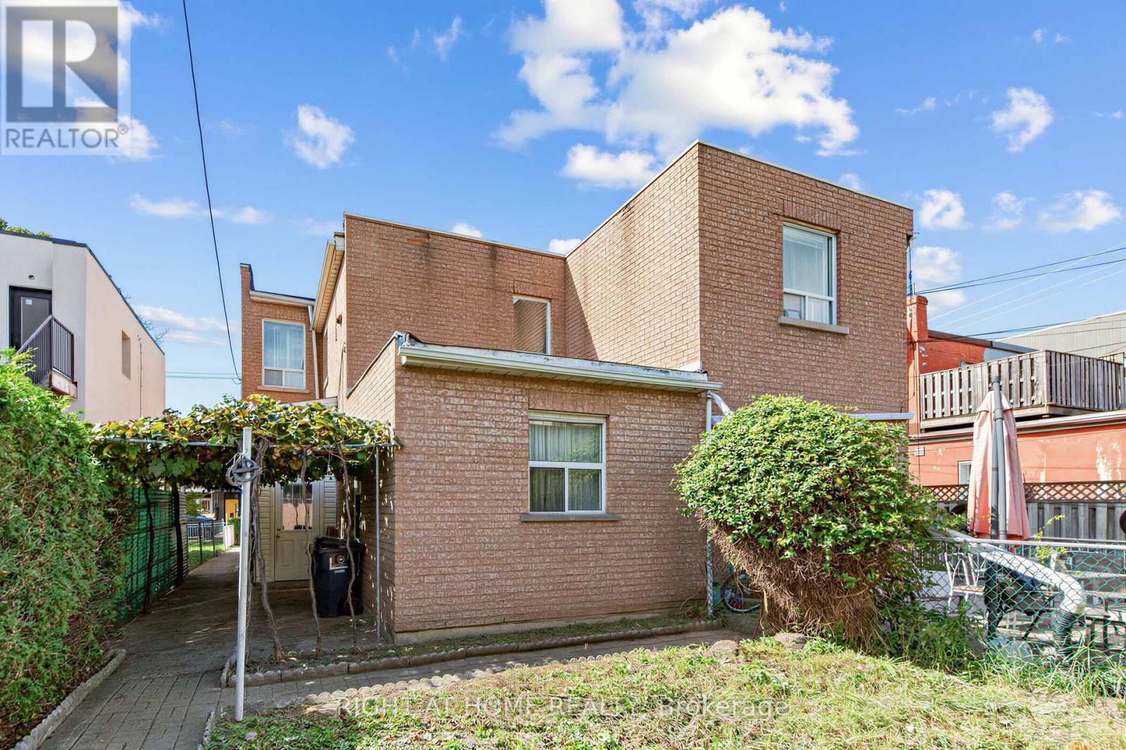 147 Dovercourt Road Property Photo 37