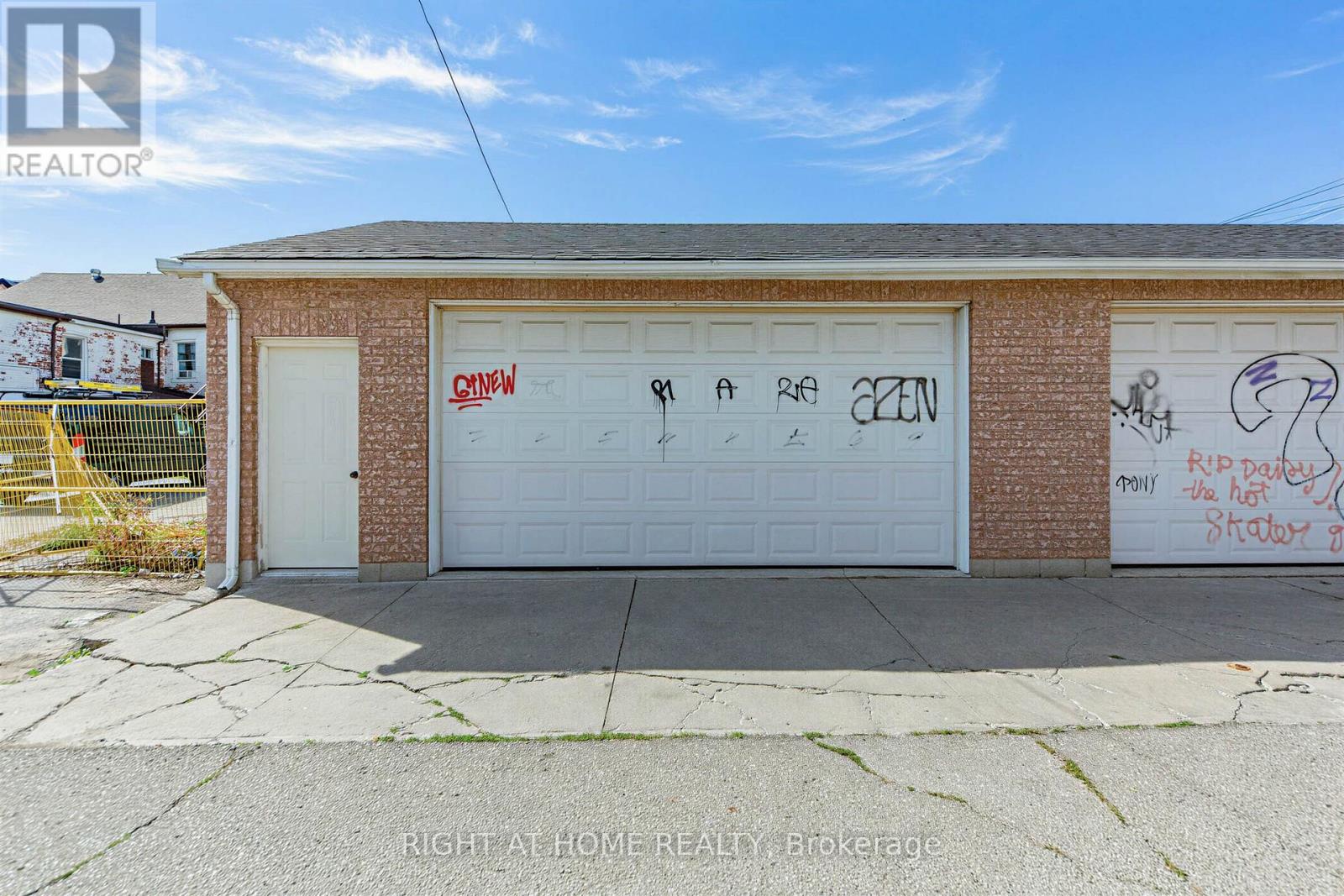 147 Dovercourt Road Property Photo 39