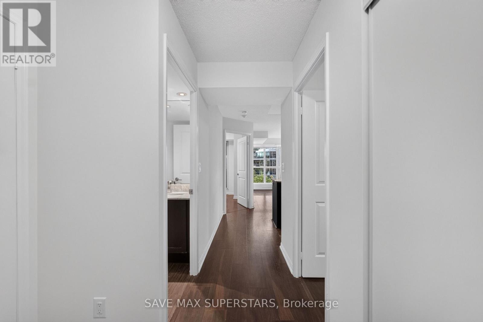714 - 35 Bastion Street Property Photo 5