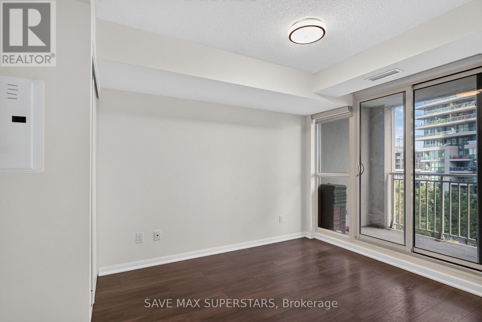 714 - 35 Bastion Street Property Photo 16