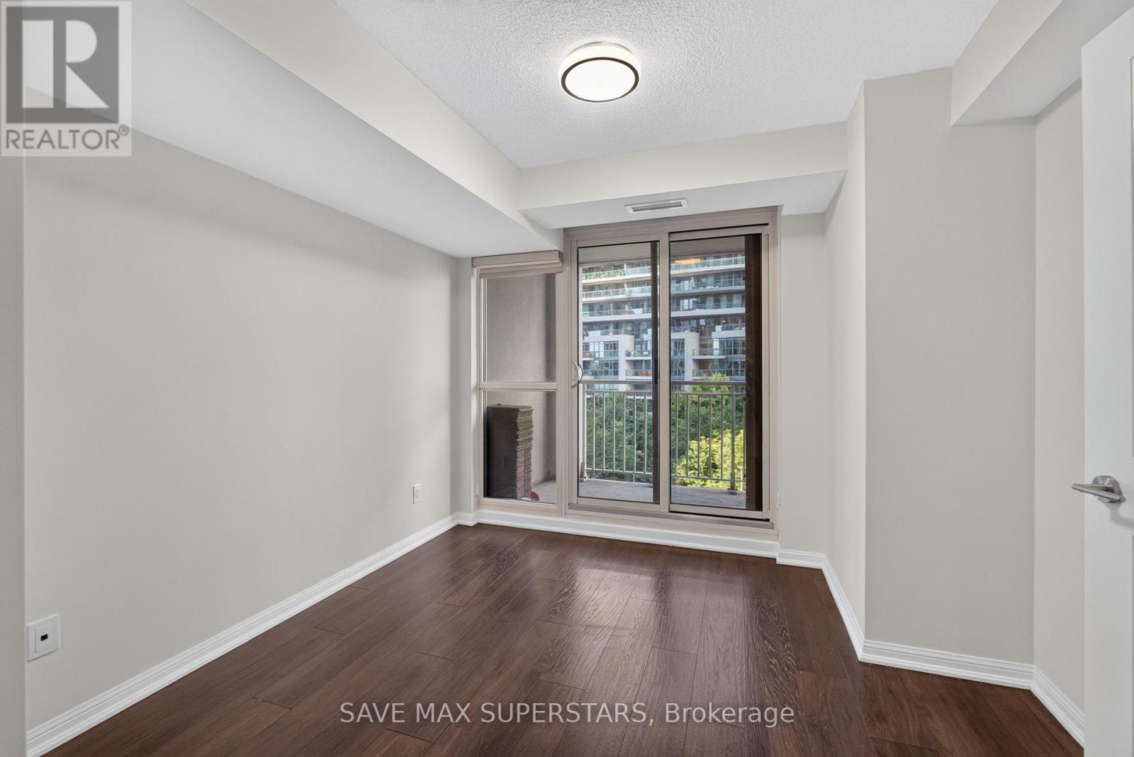 714 - 35 Bastion Street Property Photo 18