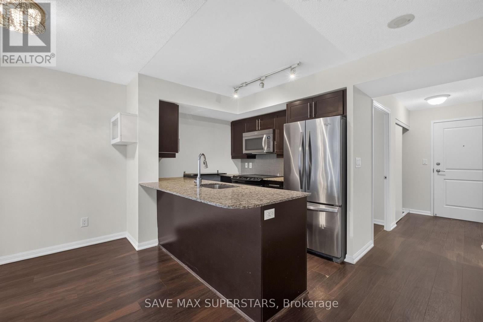 714 - 35 Bastion Street Property Photo 21