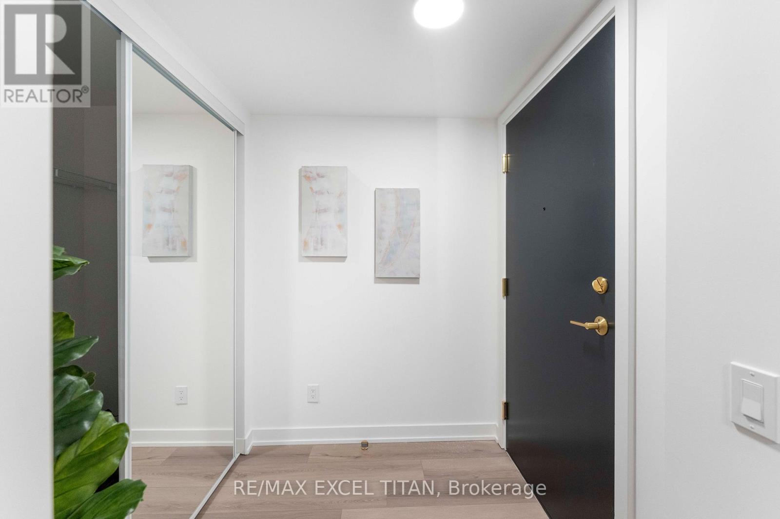 611 - 5 Lakeview Avenue Property Photo 4