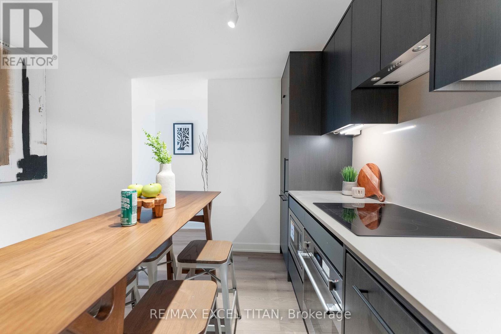 611 - 5 Lakeview Avenue Property Photo 8