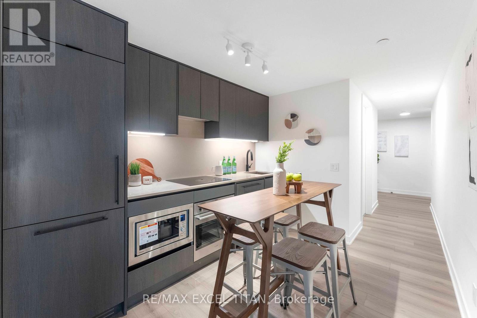 611 - 5 Lakeview Avenue Property Photo 9