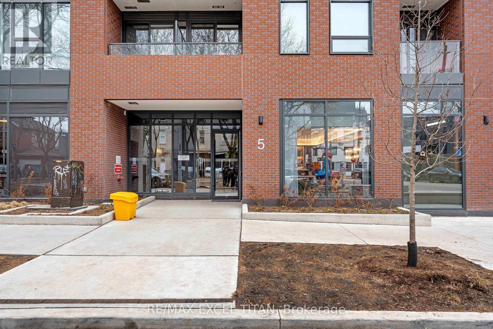 611 - 5 Lakeview Avenue Property Photo 40