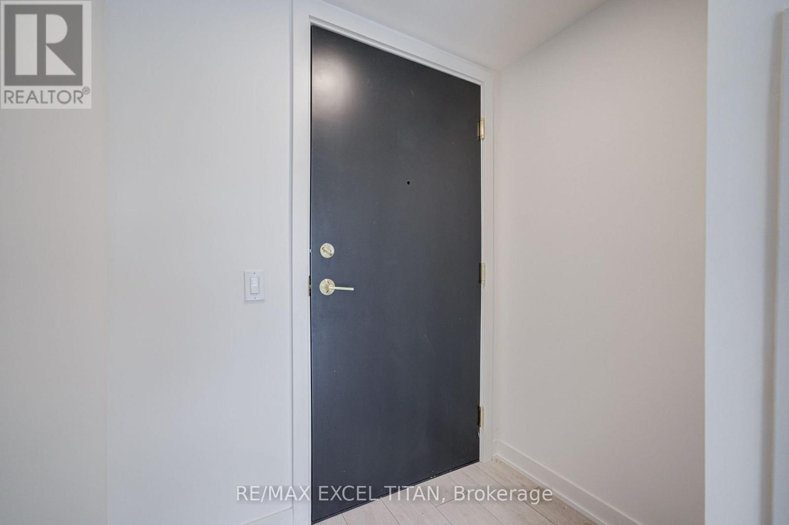 416 - 5 Lakeview Avenue Property Photo 6