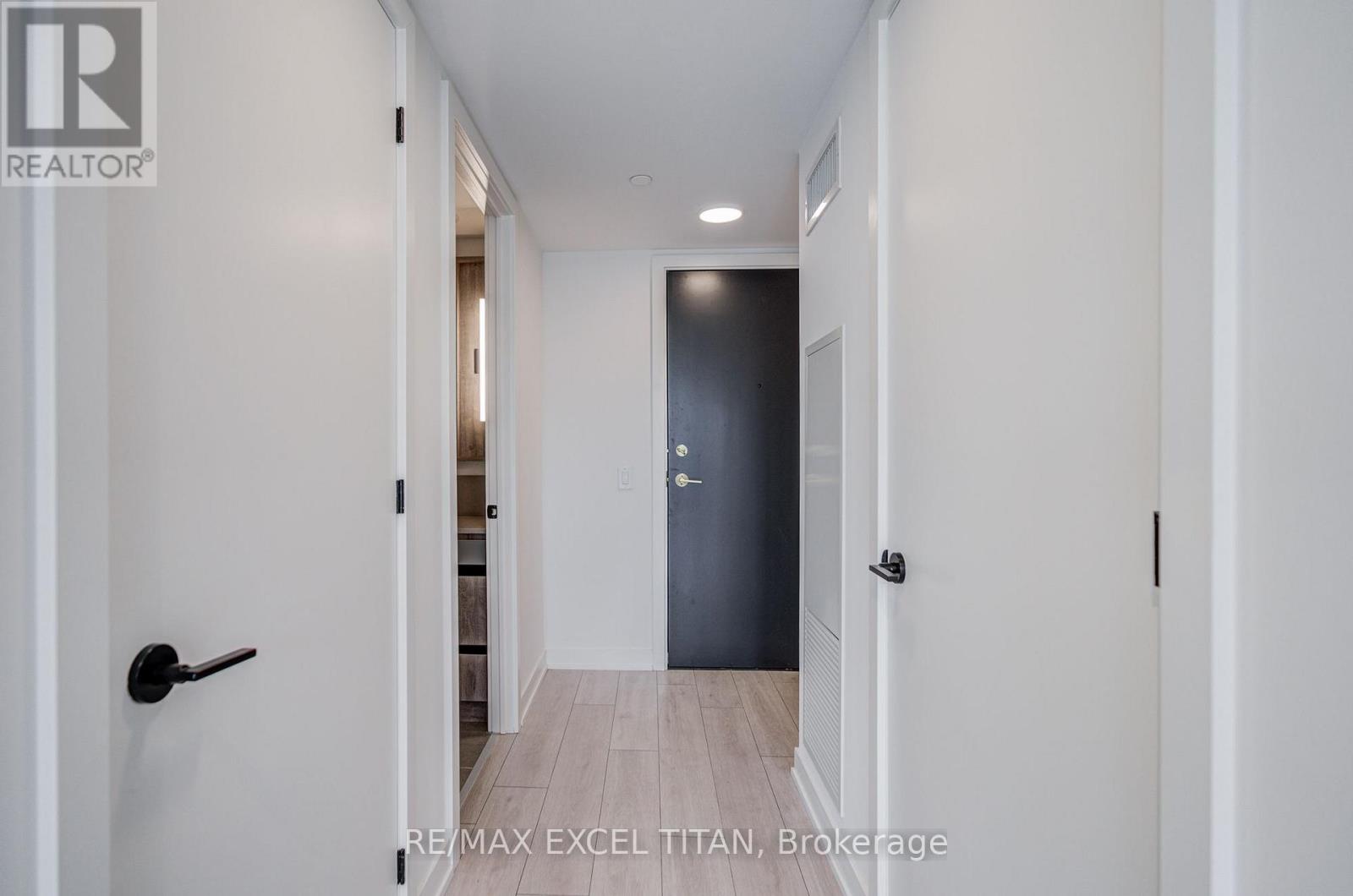 416 - 5 Lakeview Avenue Property Photo 7