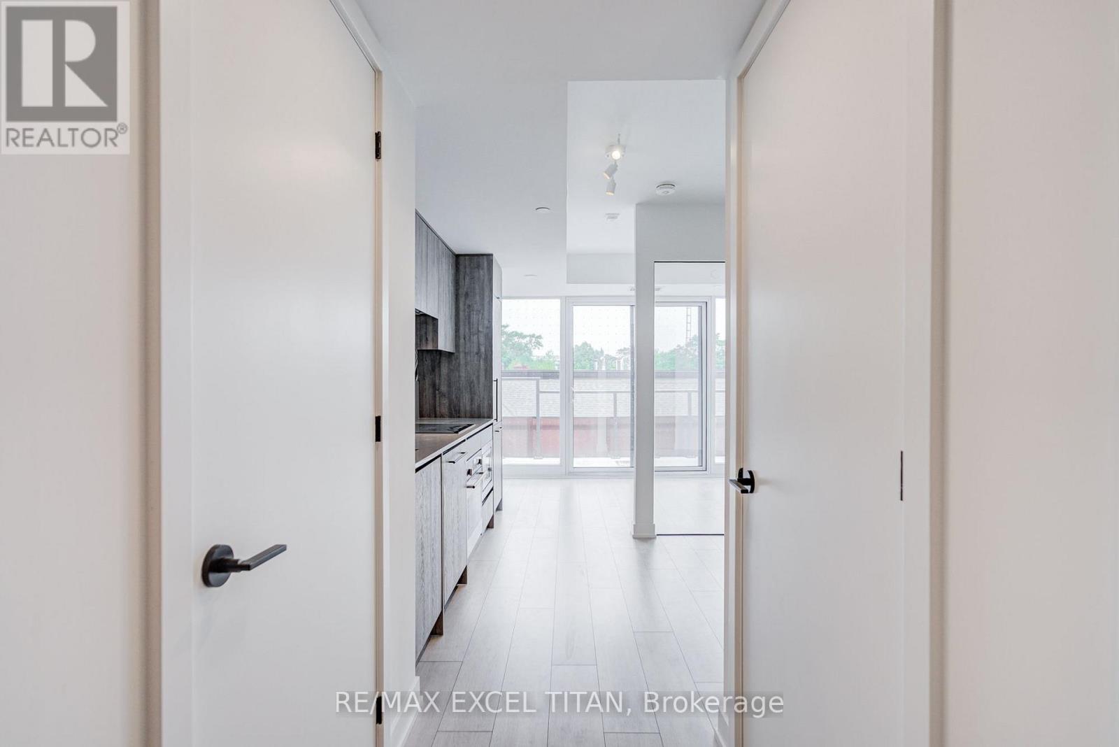 416 - 5 Lakeview Avenue Property Photo 8