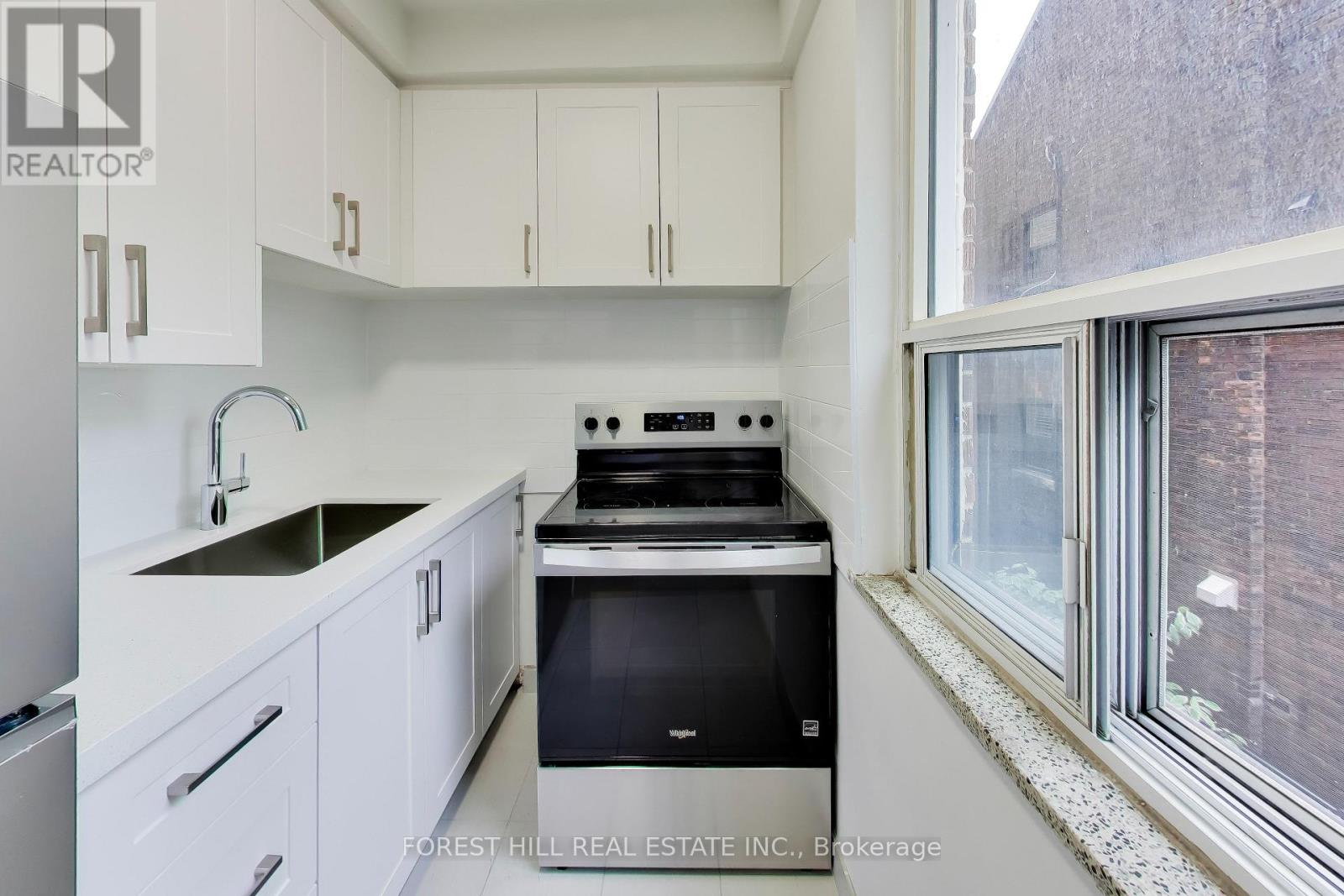 501 - 291 Avenue Road Property Photo 10