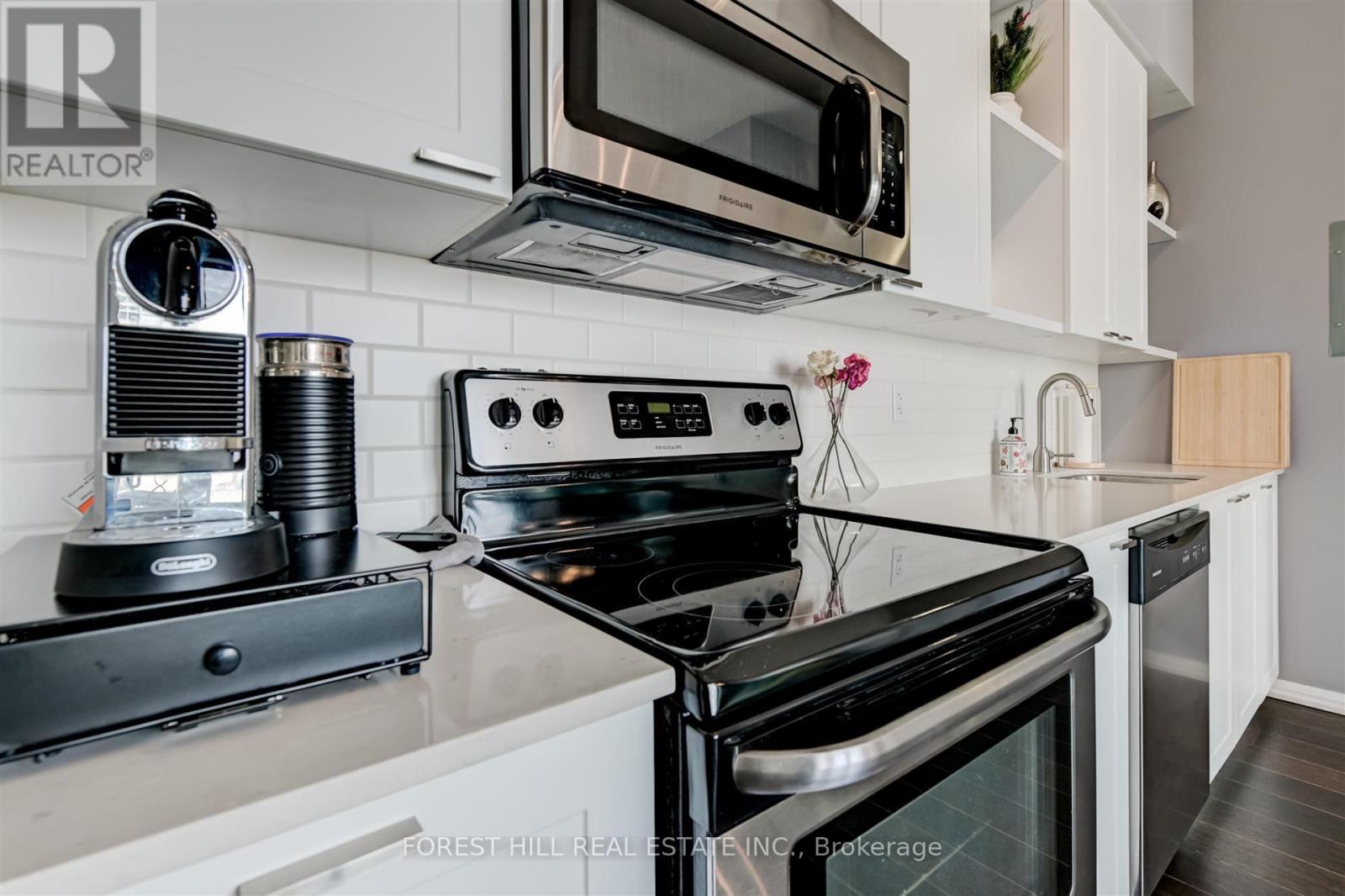 2504 - 35 Hayden Street Property Photo 22