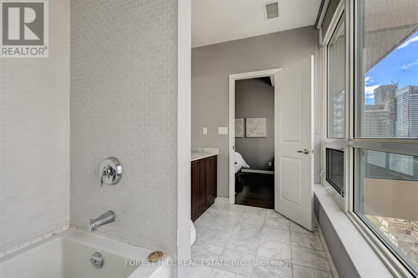 2504 - 35 Hayden Street Property Photo 27