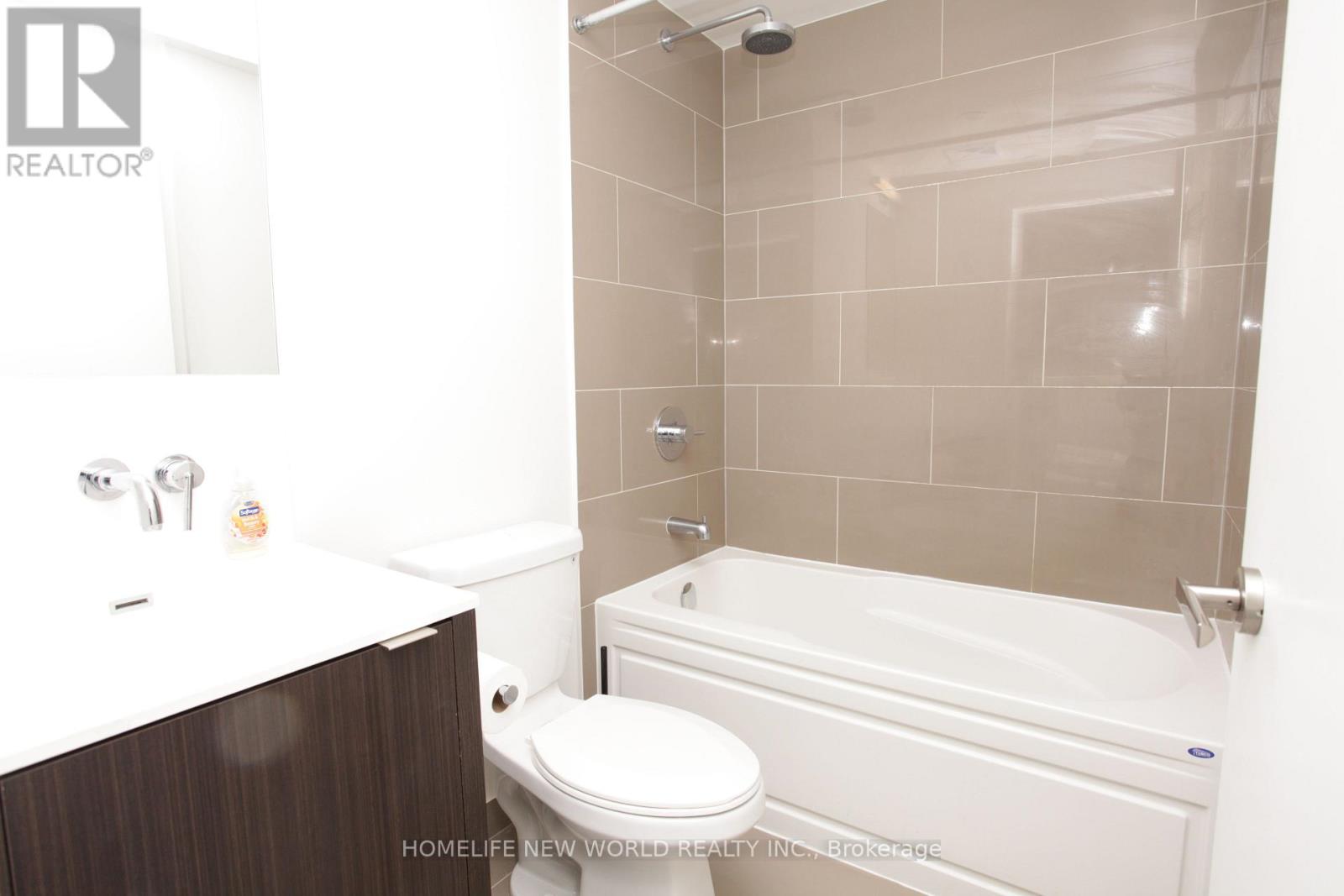 2311 - 88 Harbour Street N Property Photo 9