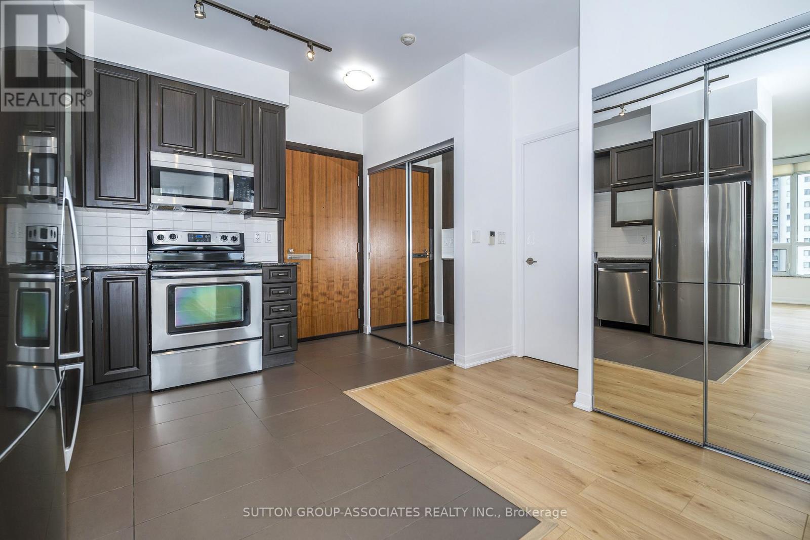 703 - 500 Sherbourne Street Property Photo 4