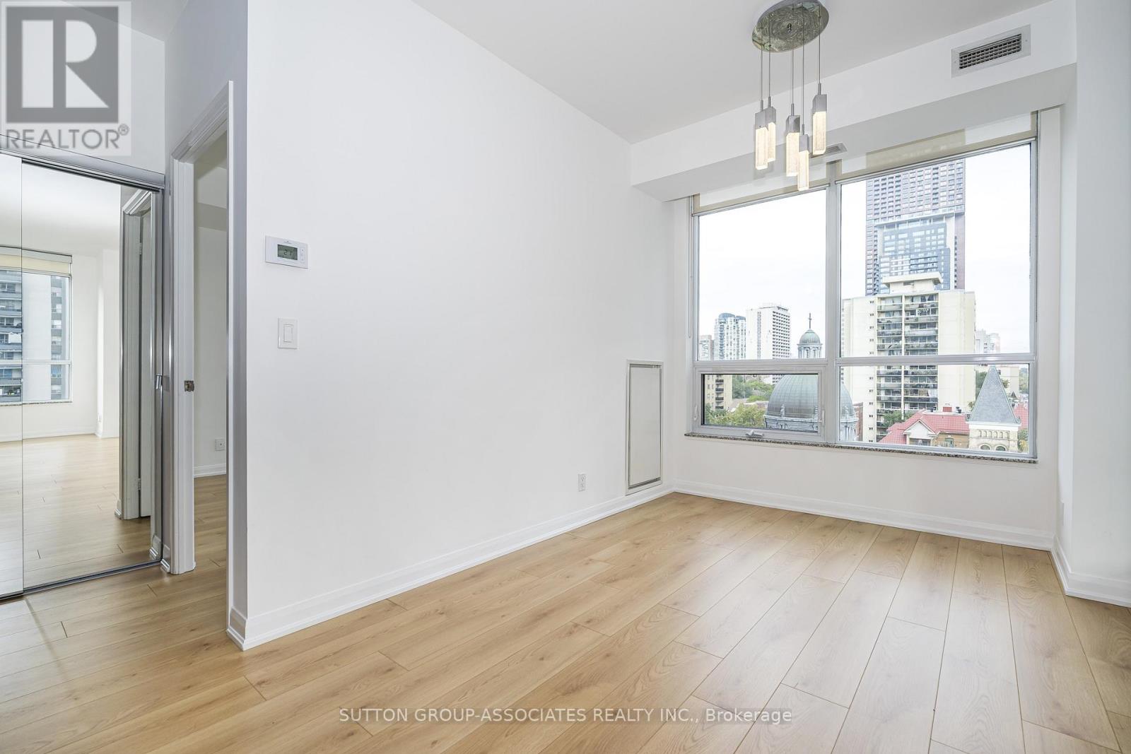 703 - 500 Sherbourne Street Property Photo 7