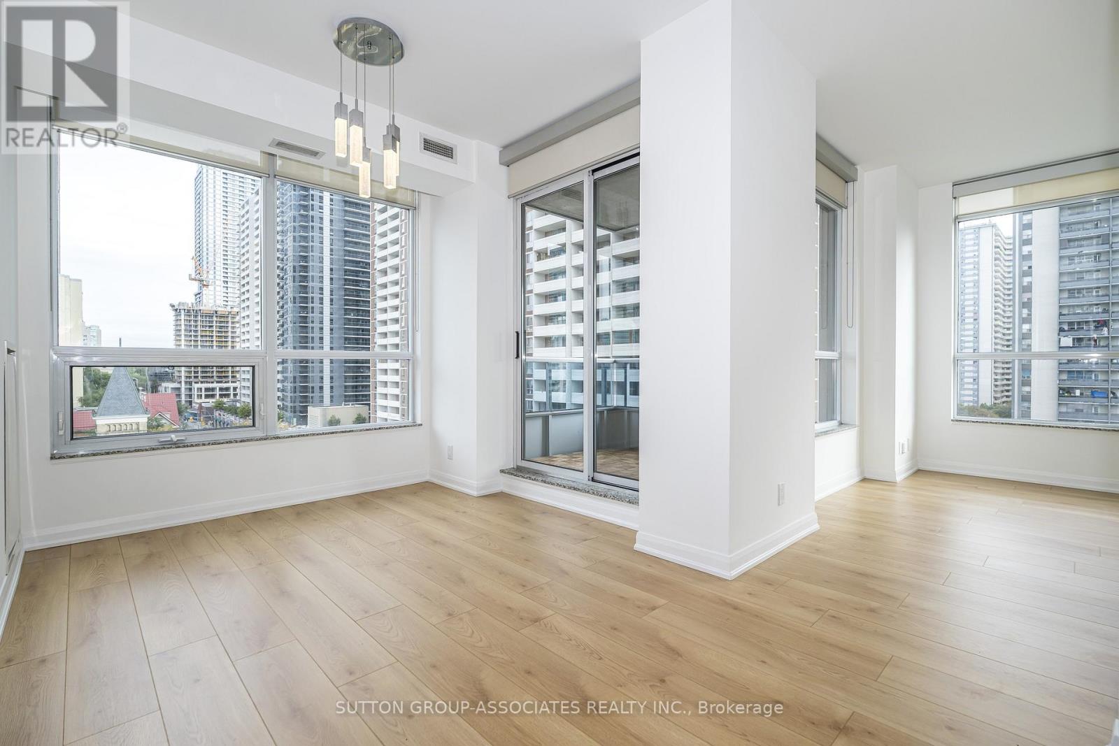 703 - 500 Sherbourne Street Property Photo 8